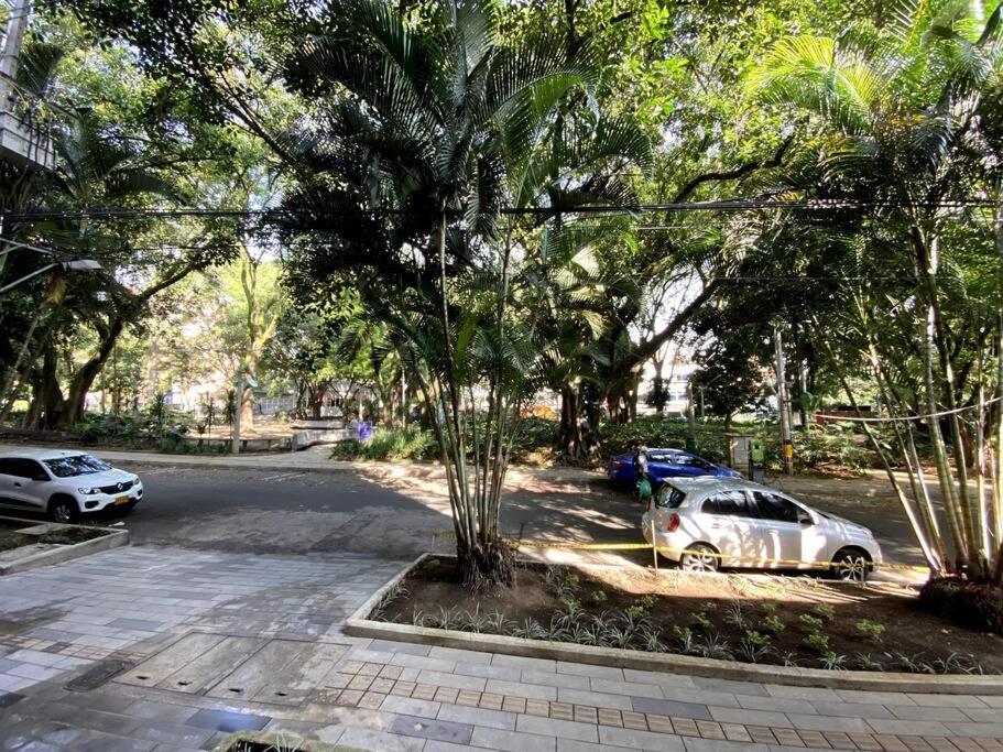 Prime Laureles Location With Air Conditioning Medellín Exteriör bild
